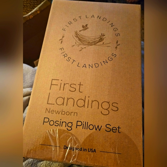 Newborn Posing Pillows - Photography Props for Babies - Picture 3 of 4